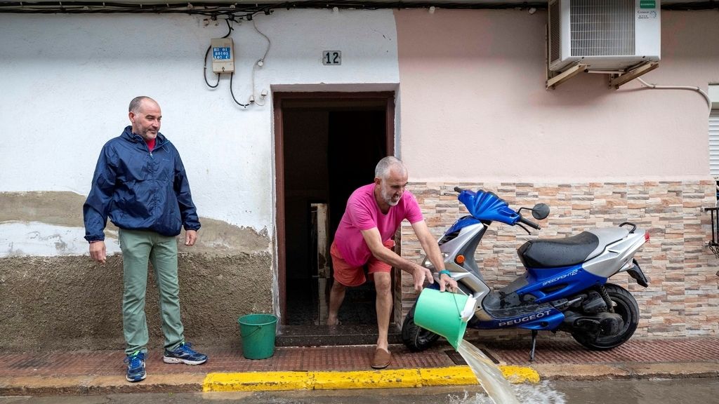 Alerta histórica por gota fría: imágenes del devastador temporal que anega Alicante y Murcia