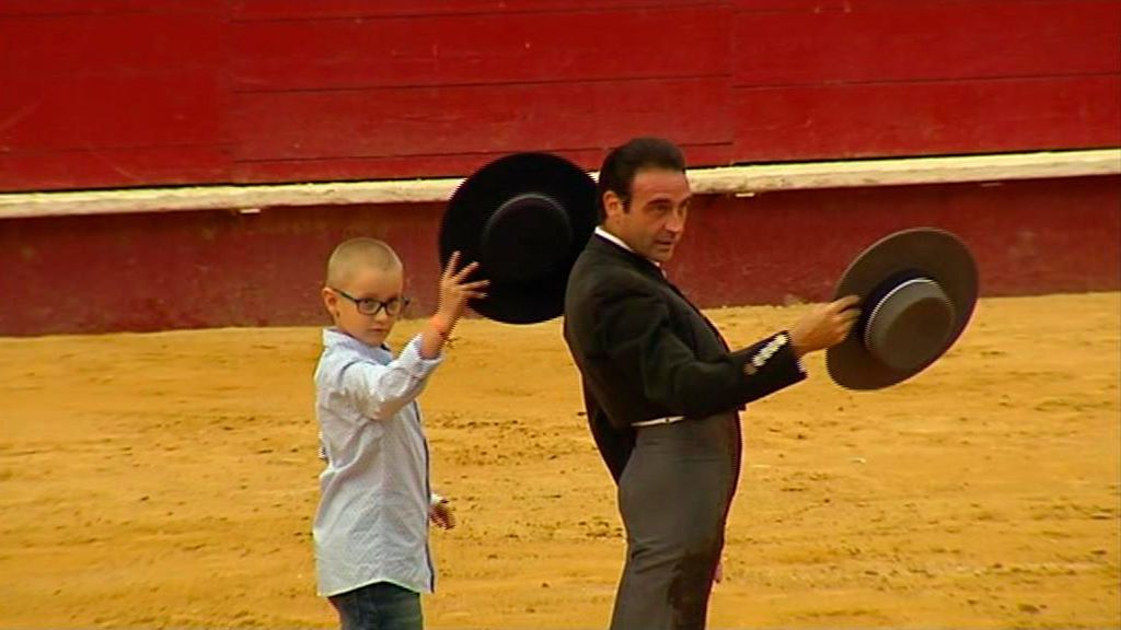Adrián, el niño toriero