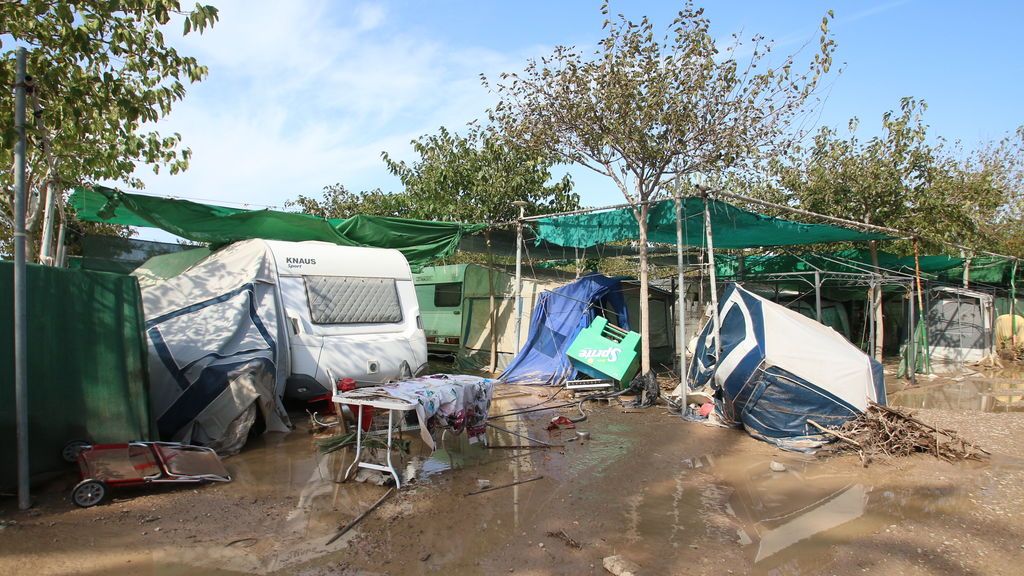 Camping de Cabo de Gata (Almería) inundado a consecuencia de las fuertes lluvias