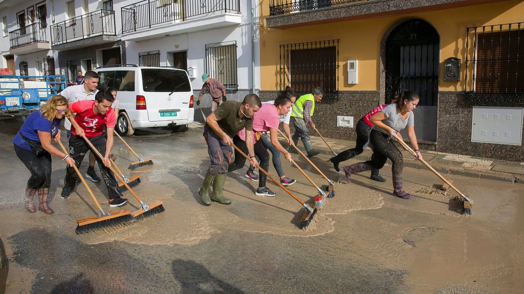 El agua sume a Málaga en el caos absoluto