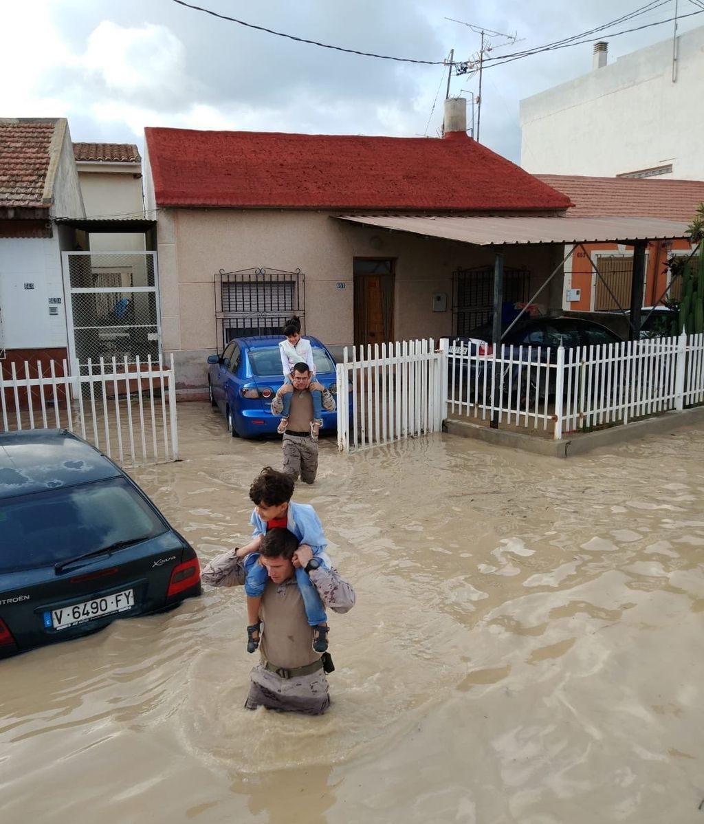 Las espectaculares imágenes de los boinas verdes en acción por la DANA
