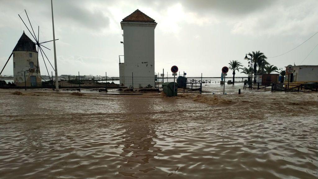 Molinos De Quintín y Calcetera en la locadidad murciana de San Pedro del Pinatar, inundados a causa del temporal