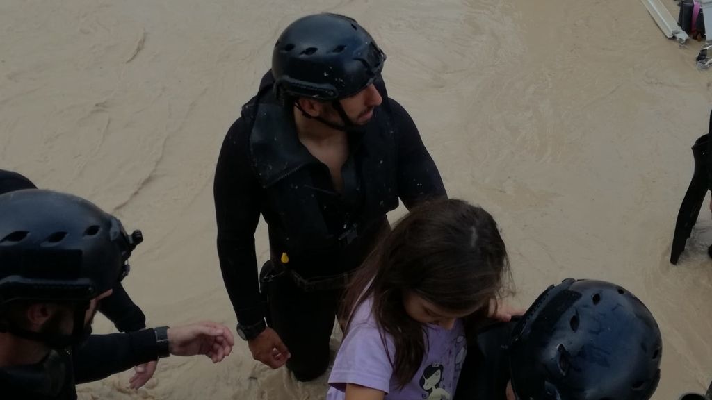 Las espectaculares imágenes de los boinas verdes en acción por la DANA