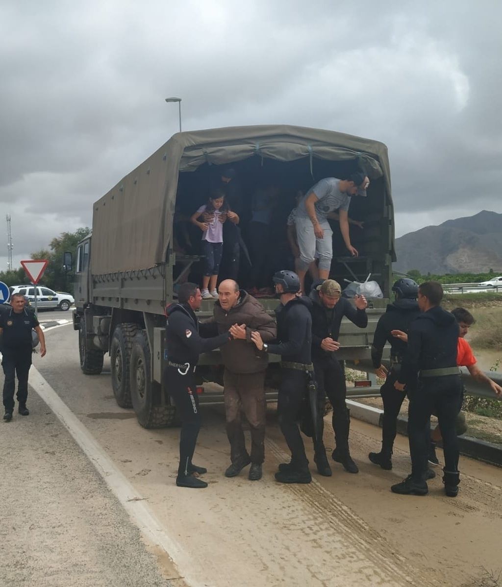 Las espectaculares imágenes de los boinas verdes en acción por la DANA