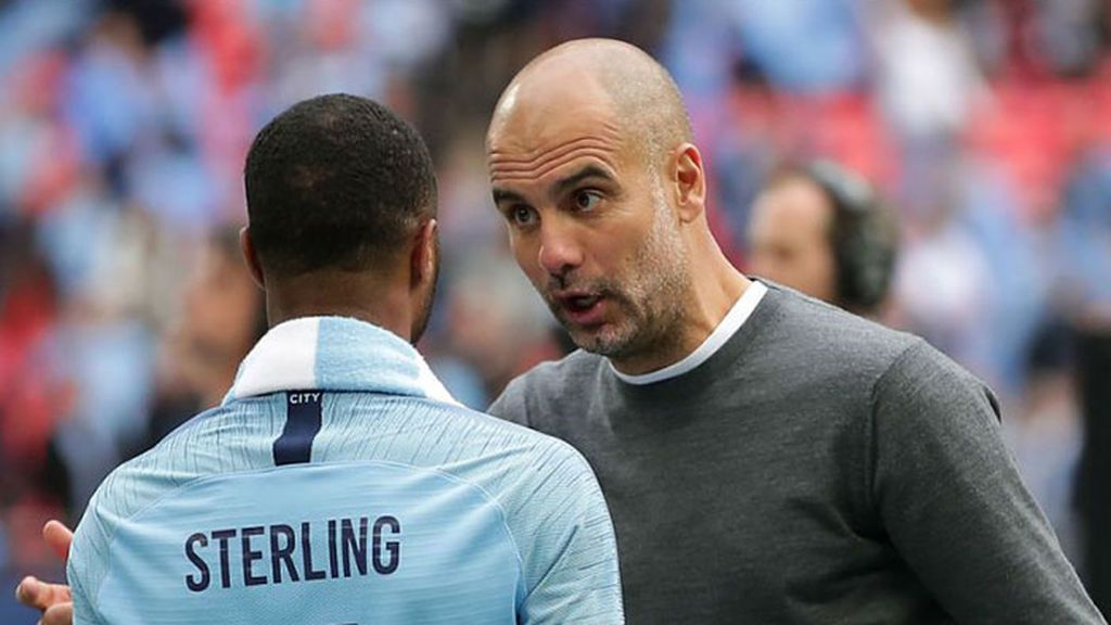 Guardiola advierte a Sterling tras los últimos elogios recibidos: "Nadie puede compararse con Cristiano o Messi"