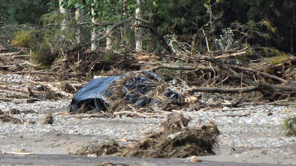 Vista del coche donde viajaba el joven de 36 años residente en el anejo de La Jamula fallecido