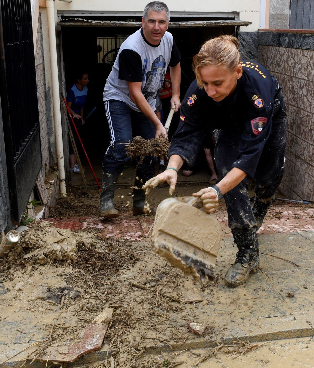 Solidaridad y tragedia: Las dos caras de la devastadora gota fría en imágenes