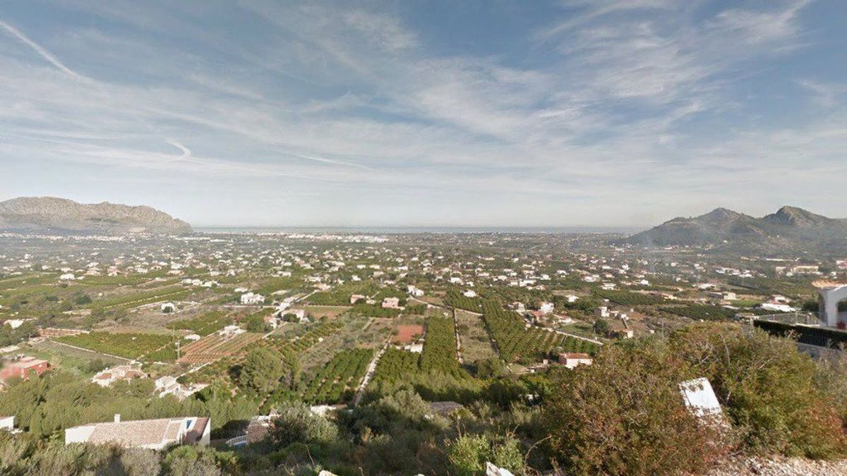 Dos muertos al estrellarse una avioneta de recreo en Pedreguer (Alicante)