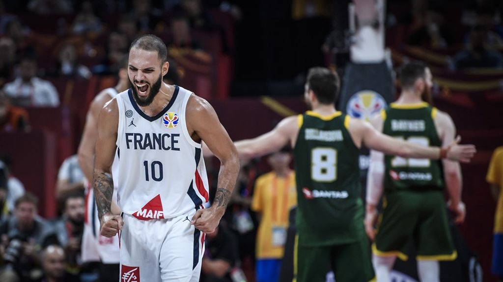 Francia se apoya en Batum para conseguir la remontada