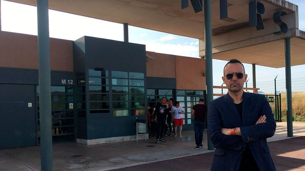Risto Mejide en la cárcel de Llenoders instantes antes de entrevista a Raül Romeva Risto Mejide en la cárcel de Llenoders instantes antes de entrevista a Raül Romeva