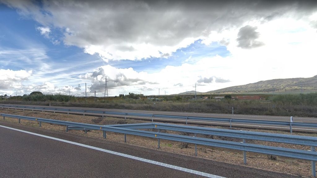 Muere un conductor kamikaze tras chocar con otro vehículo en la A-5 en Mérida Muere un conductor kamikaze tras chocar con otro vehículo en la A-5 en Mérida