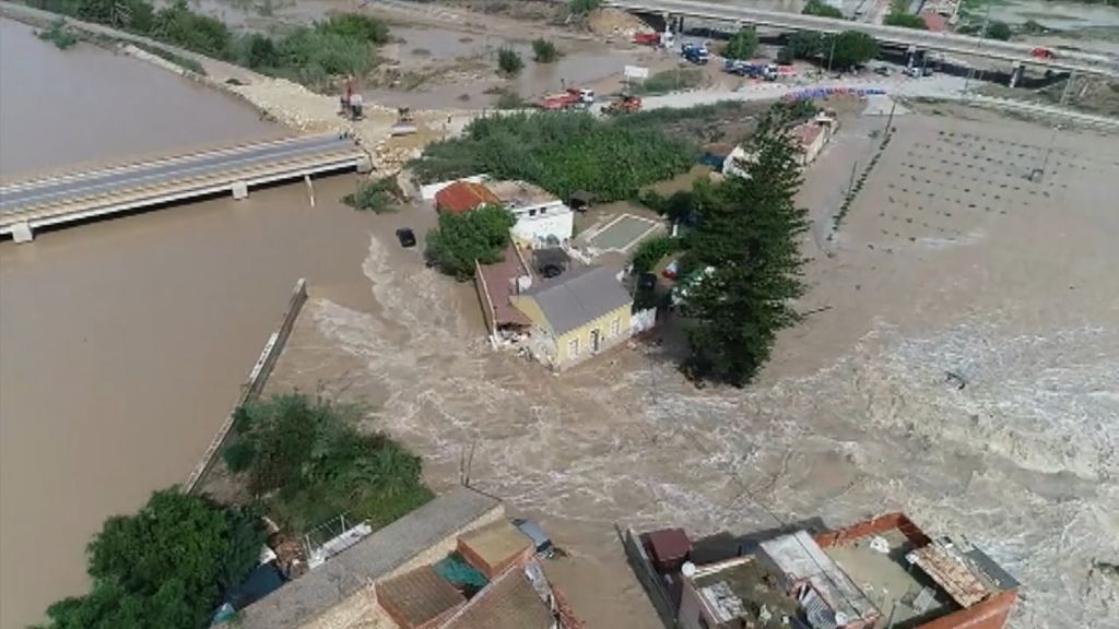 La localidad de Almoradí, aislada durante dos días por la gota fría