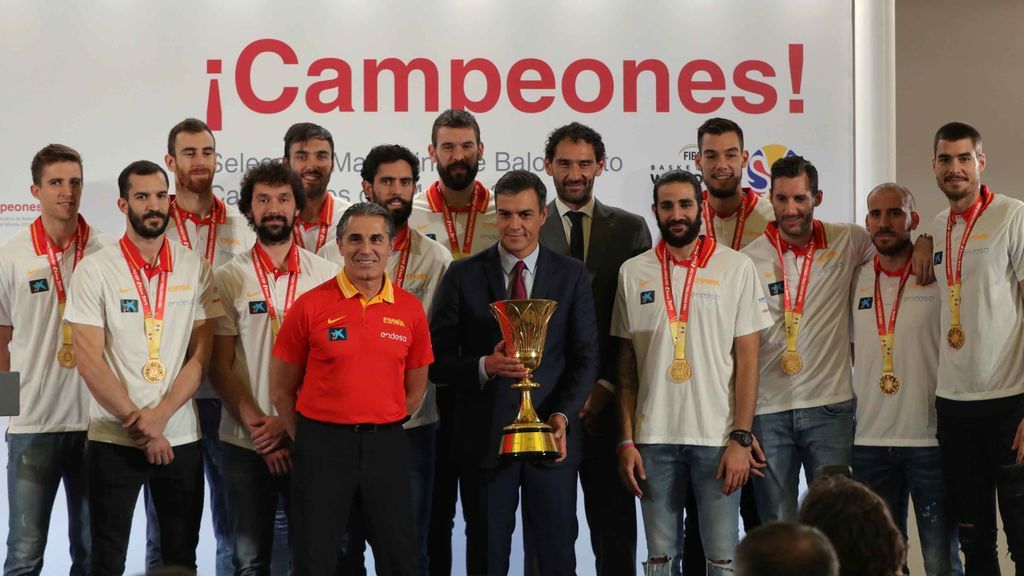 Pedro Sánchez, con la selección de baloncesto Pedro Sánchez, con la selección de baloncesto