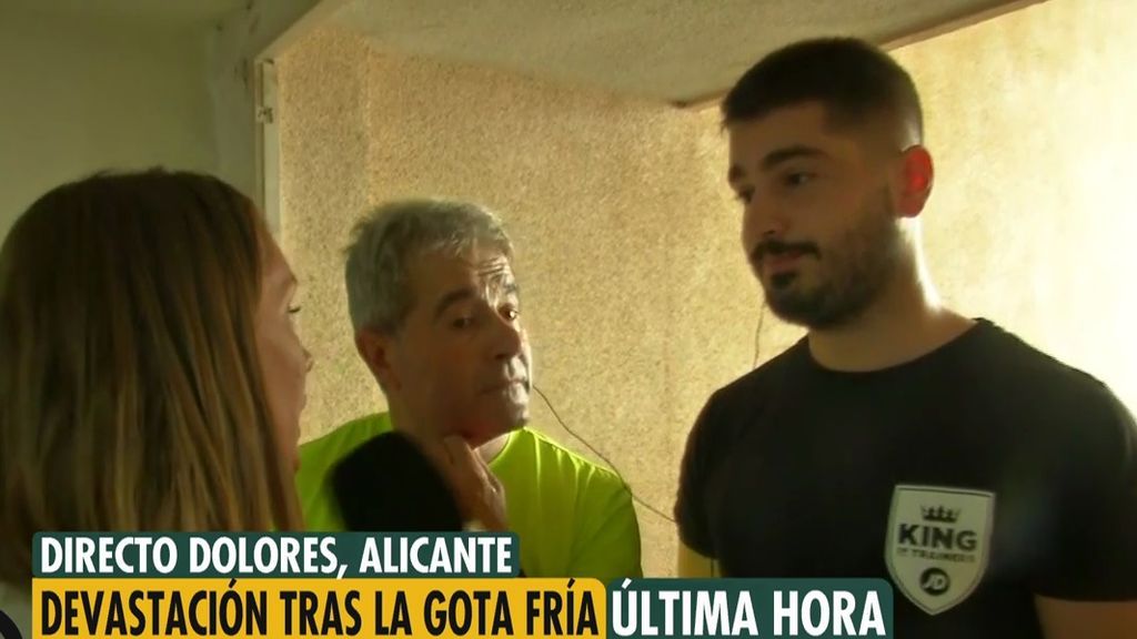 Casi llora en directo al ver cómo ha quedado su casa de Dolores (Alicante)
