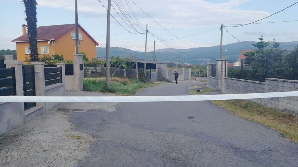 Se entrega el presunto autor de la muerte de tres mujeres en Cordeiro de Valga, Pontevedra Se entrega el presunto autor de la muerte de tres mujeres en Cordeiro de Valga, Pontevedra