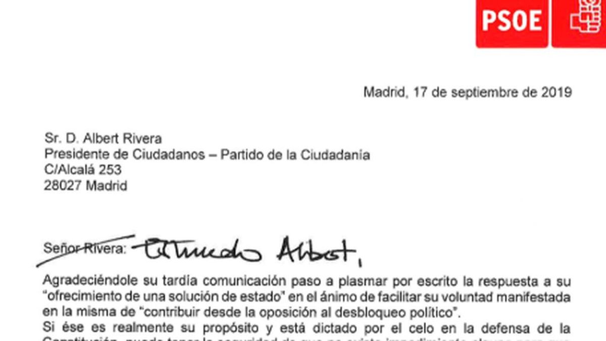 "Estimado Albert, un abrazo": los cambios en la carta de Sánchez que Rivera considera una tomadura de pelo