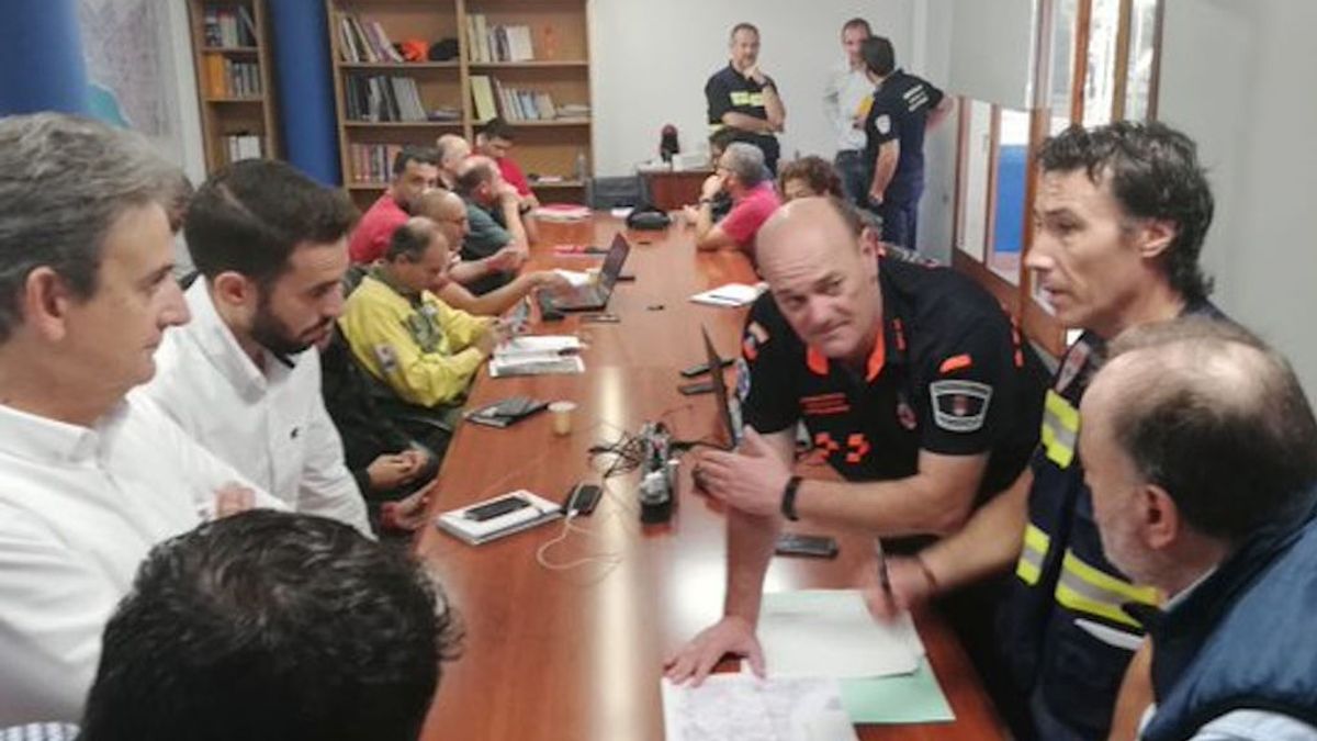 Cesan al director general de Emergencias de Murcia tras conocerse que fue al teatro en plena crisis de la DANA Cesan al director general de Emergencias de Murcia tras conocerse que fue al teatro en plena crisis de la DANA