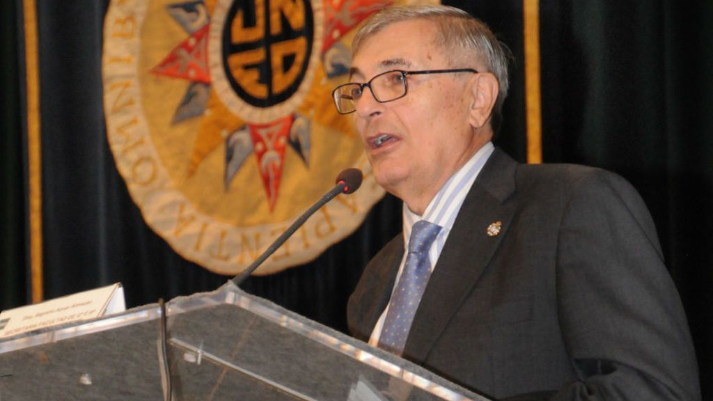 Martínez Shaw: "Magallanes perdonó la vida a Elcano en un motín" Martínez Shaw: "Magallanes perdonó la vida a Elcano en un motín"