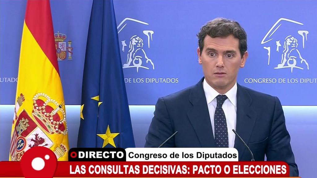 Albert Rivera comparece después de visitar la zarzuela