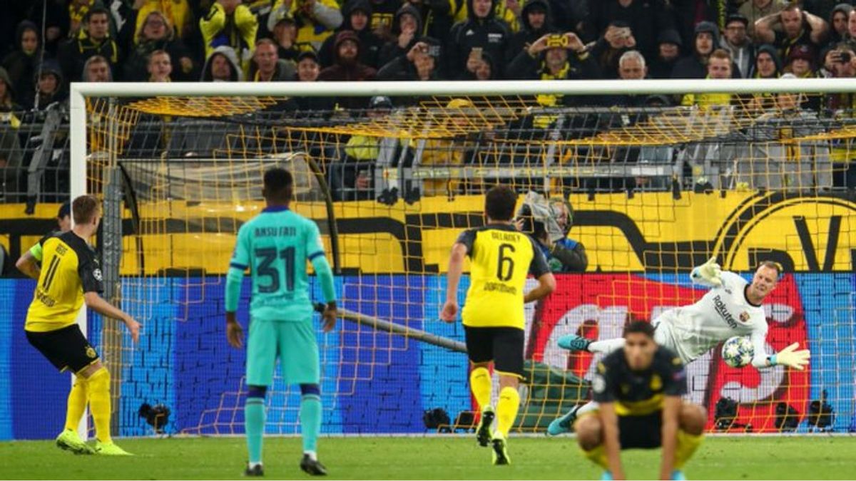 Tres jugadores dentro del área y Ter Stegen adelantado: los fallos que el árbitro no vio en el penalti del Borussia Tres jugadores dentro del área y Ter Stegen adelantado: los fallos que el árbitro no vio en el penalti del Borussia