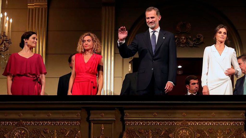 Los reyes, en el estreno de 'Don Carlo' de Verdi, en el Teatro Real Los reyes, en el estreno de 'Don Carlo' de Verdi, en el Teatro Real