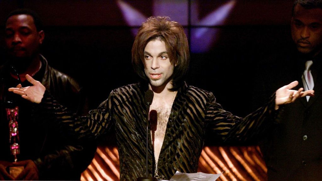 Prince, durante una entrega de premios en el año 2000