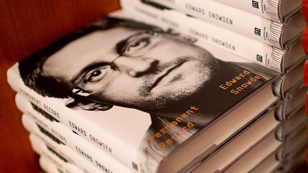 EE.UU demanda a Snowden por publicar sus memorias sin permiso de la CIA y la Agencia de Seguridad Nacional EE.UU demanda a Snowden por publicar sus memorias sin permiso de la CIA y la Agencia de Seguridad Nacional