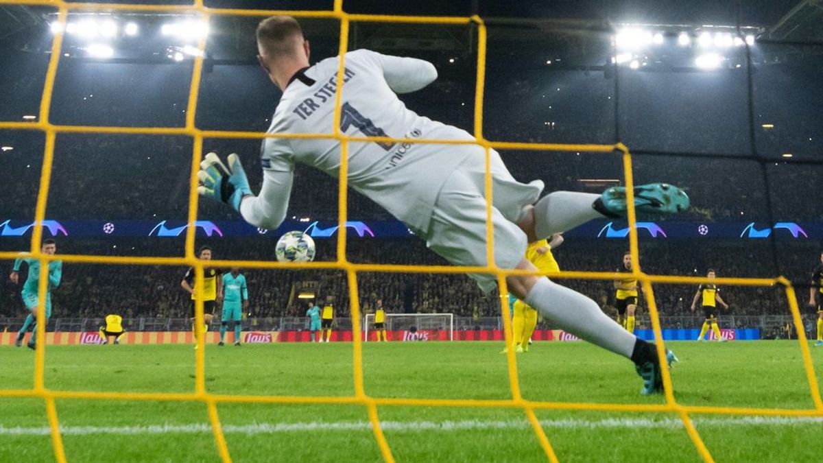Ter Stegen salva a un Barça dormido en Dortmund Ter Stegen salva a un Barça dormido en Dortmund