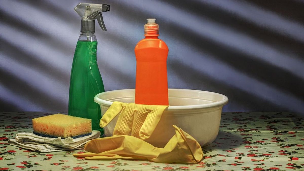 El vinagre, el aliado de la limpieza: trucos que quizás no conocías para limpiar tu hogar con este líquido