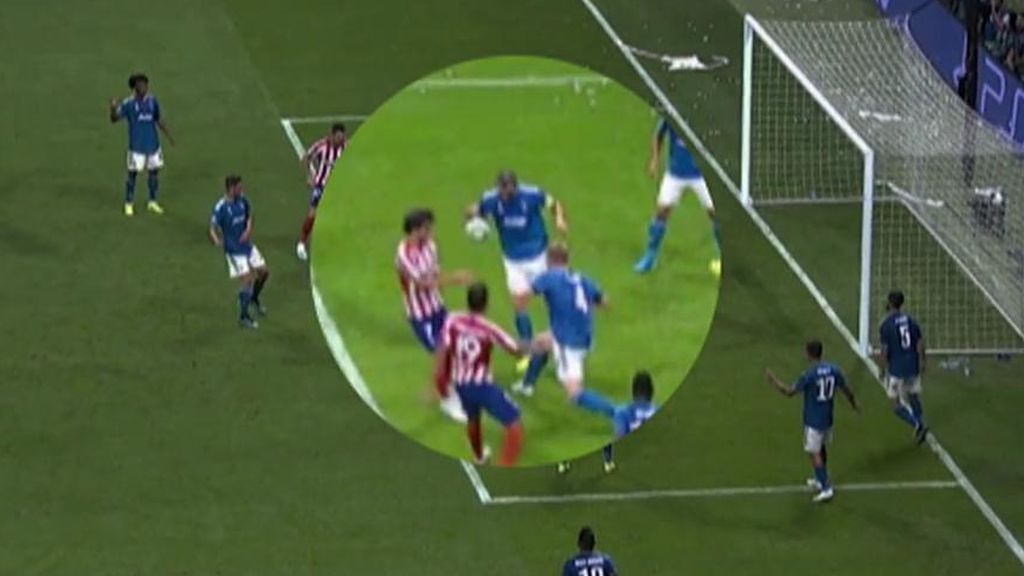Diego Costa no quiere ni hablar del penalti por mano de Bonucci