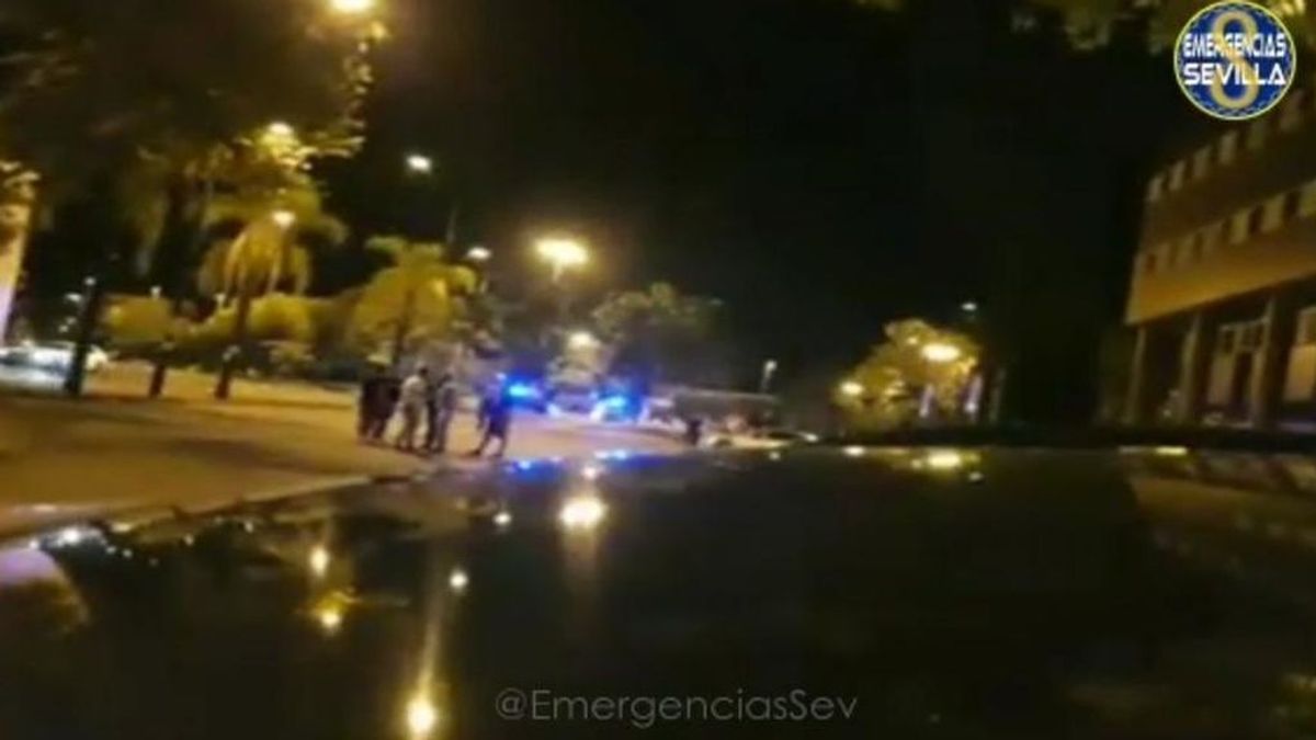 Detenido un motorista sin carné en Sevilla: atropelló a dos policiás tras participar en una carrera ilegal