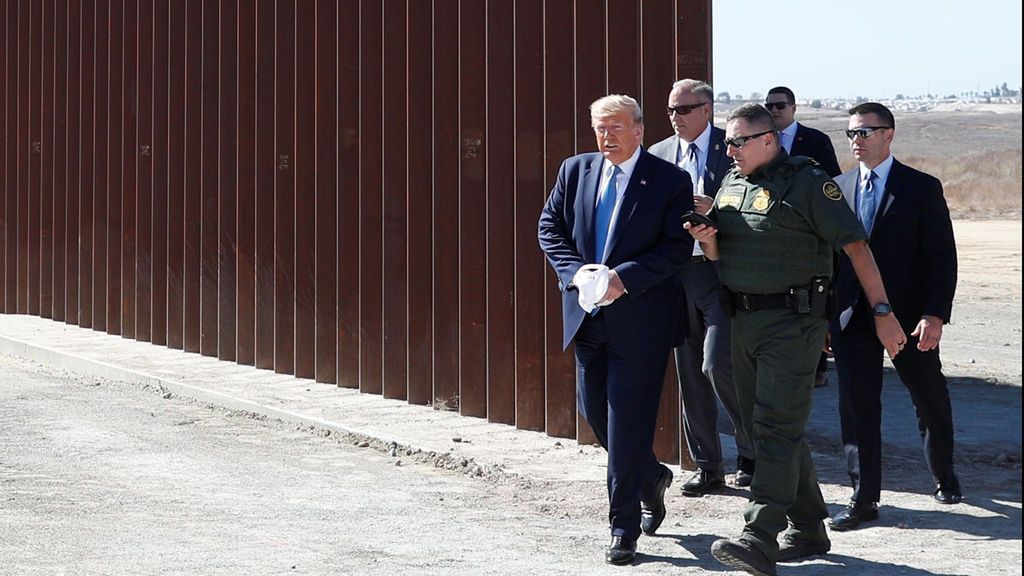Trump controla personalmente la construcción del muro en la frontera de California