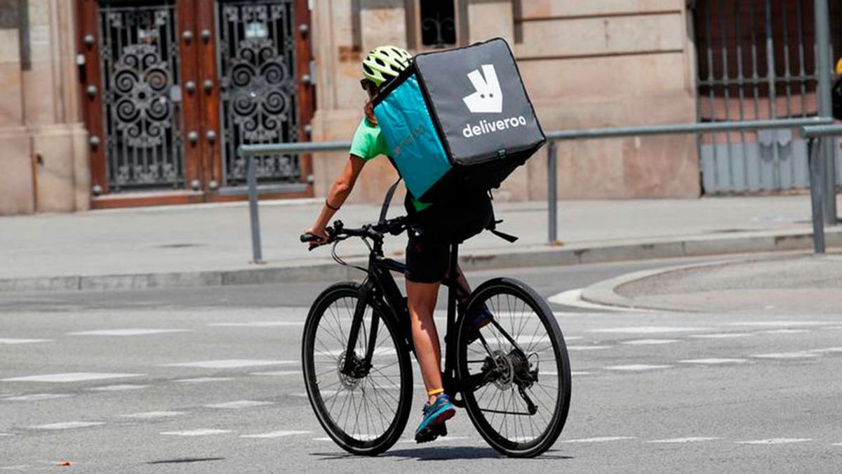 Repartidora de Deliveroo en Barcelona Repartidora de Deliveroo en Barcelona