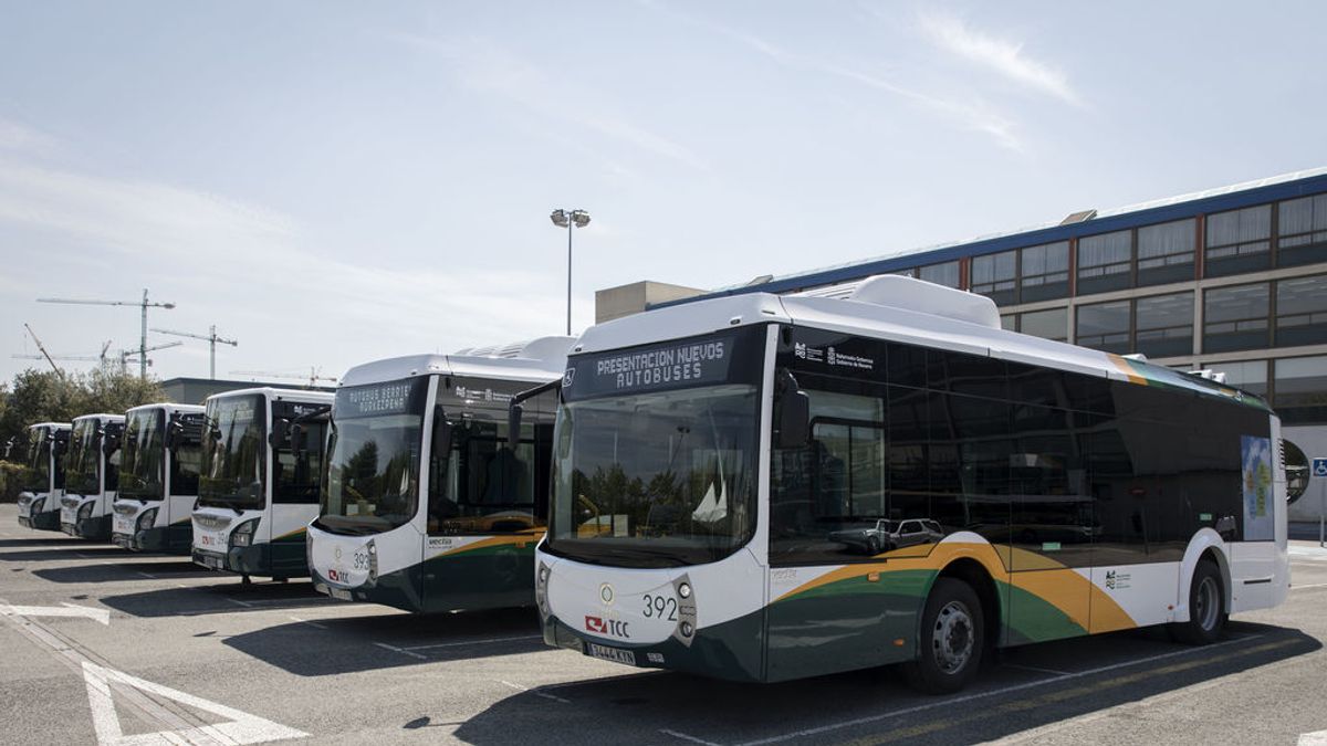 De parto coge el autobús en Navarra para ir al hospital y el conductor le deja en la puerta