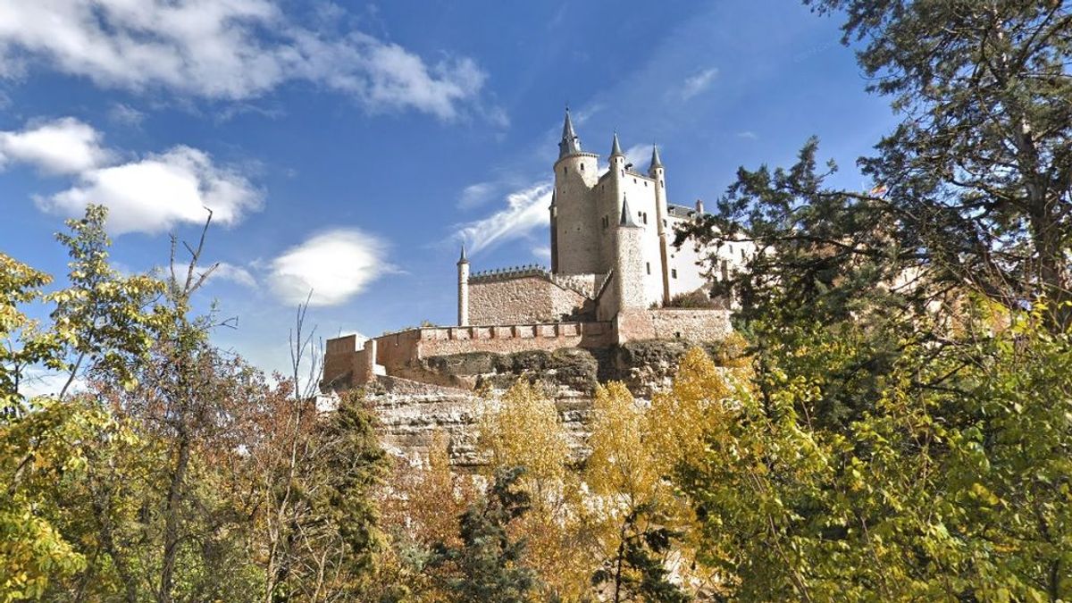 Un chico de 25 años da una brutal paliza y agrede sexualmente a su prima de 18 años en Segovia