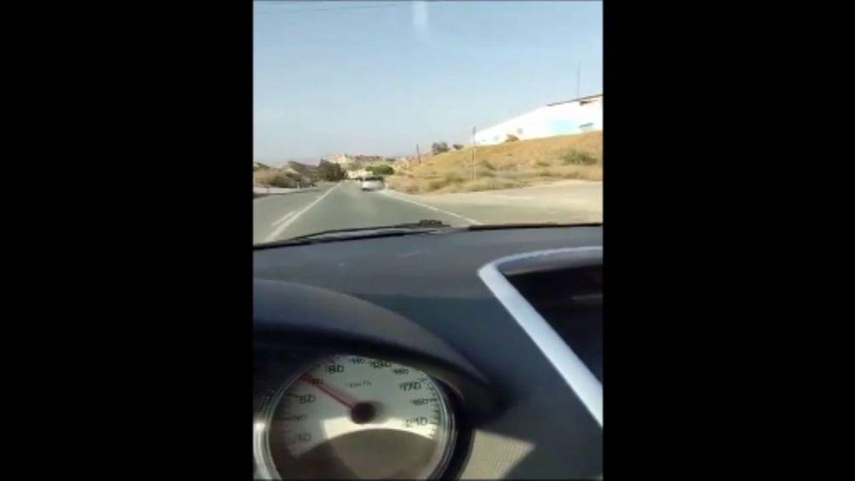Una conductora ebria atropella a un ciclista, se da a la fuga y vuelve a atropellar a otro en Almería: está en libertad con cargos
