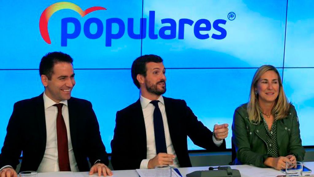 Los barones del PP cierran filas con Casado encantados con su vuelta a la moderación Los barones del PP cierran filas con Casado encantados con su vuelta a la moderación