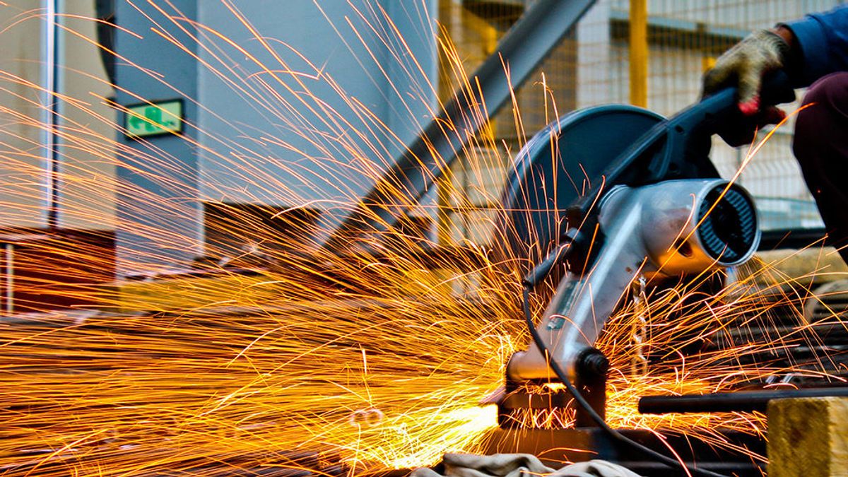 El sector servicios y la industria crecieron en julio El sector servicios y la industria crecieron en julio
