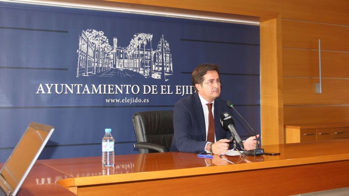 El ayuntamiento de El Ejido, gobernado por PP y Vox, rectifica y asegura que seguirán trabajando en el sistema de seguimiento a víctimas del machismo El ayuntamiento de El Ejido, gobernado por PP y Vox, rectifica y asegura que seguirán trabajando en el sistema de seguimiento a víctimas del machismo
