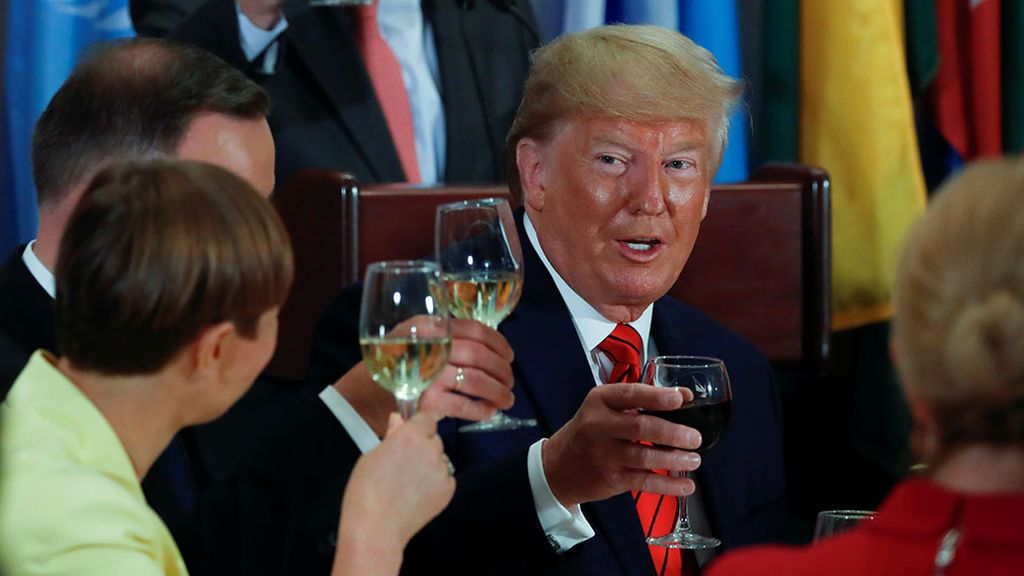 Donald Trump, a un paso del "impeachment" Donald Trump, a un paso del "impeachment"