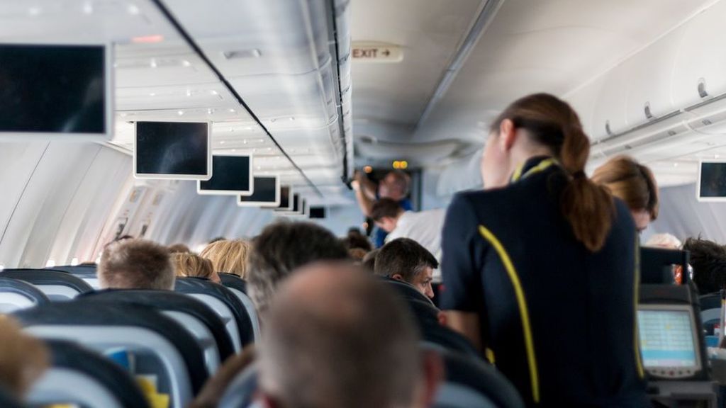 Una azafata desaconseja tomar café o té en los aviones Una azafata desaconseja tomar café o té en los aviones