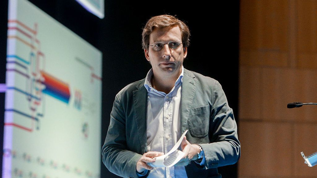 Martínez Almeida gasta 500.000 euros en pistolas táser para la policía de Madrid Martínez Almeida gasta 500.000 euros en pistolas táser para la policía de Madrid