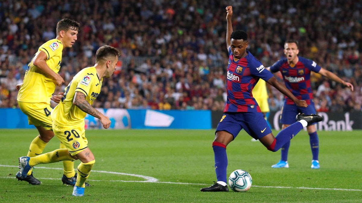 El Camp Nou ovaciona a Ansu Fati y responde con una exhibición a sus 16 años El Camp Nou ovaciona a Ansu Fati y responde con una exhibición a sus 16 años