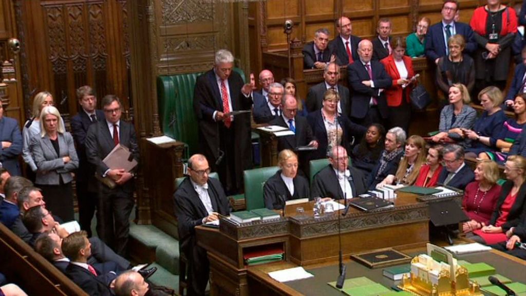 Y el Parlamento británico reabrió sus puertas... Y el Parlamento británico reabrió sus puertas...