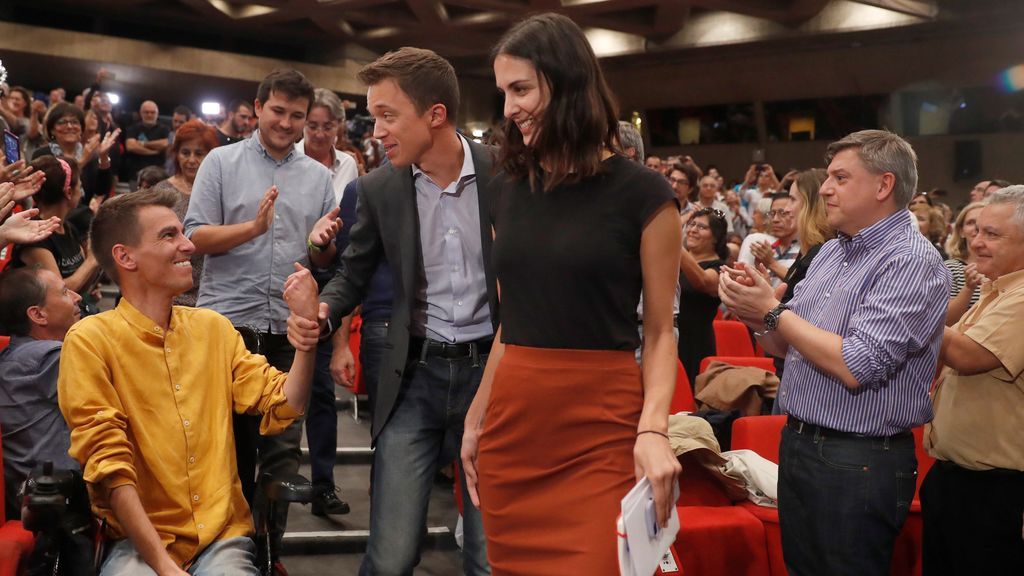 Errejón es recibido por más de 800 personas en la asamblea de Más Madrid al grito de “presidente”