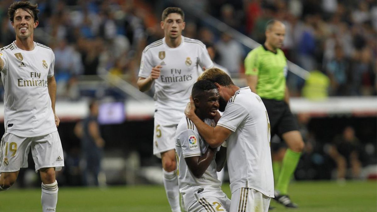 Vinicius llora desconsoladamente tras marcar gol ante Osasuna