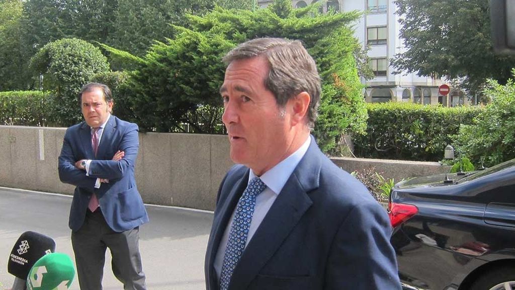 El presidente de los empresarios pide "diálogo, estabilidad y moderación" a los políticos El presidente de los empresarios pide "diálogo, estabilidad y moderación" a los políticos