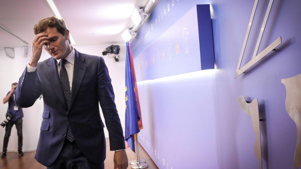 Rivera fulmina al 'número dos' de Ciudadanos en Euskadi por intentar formar una coalición con el PP Rivera fulmina al 'número dos' de Ciudadanos en Euskadi por intentar formar una coalición con el PP