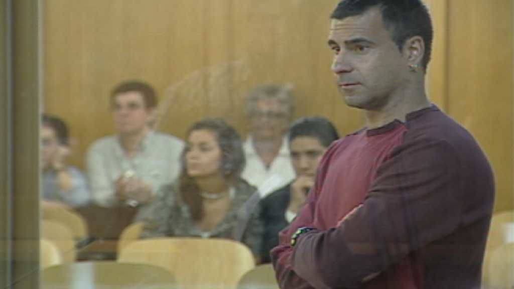 Galdakano no rectifica y permite la exposición del asesino de Tomás y Valiente Galdakano no rectifica y permite la exposición del asesino de Tomás y Valiente