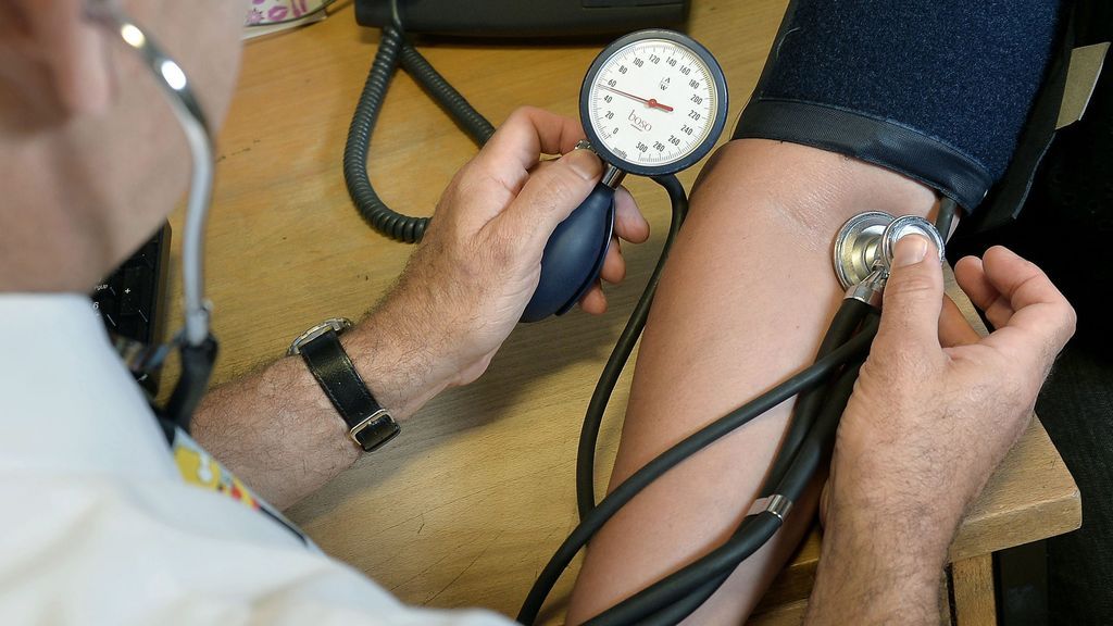 Hipertensión arterial: cómo el médico de mi empresa me salvó la vida por medirme la tensión